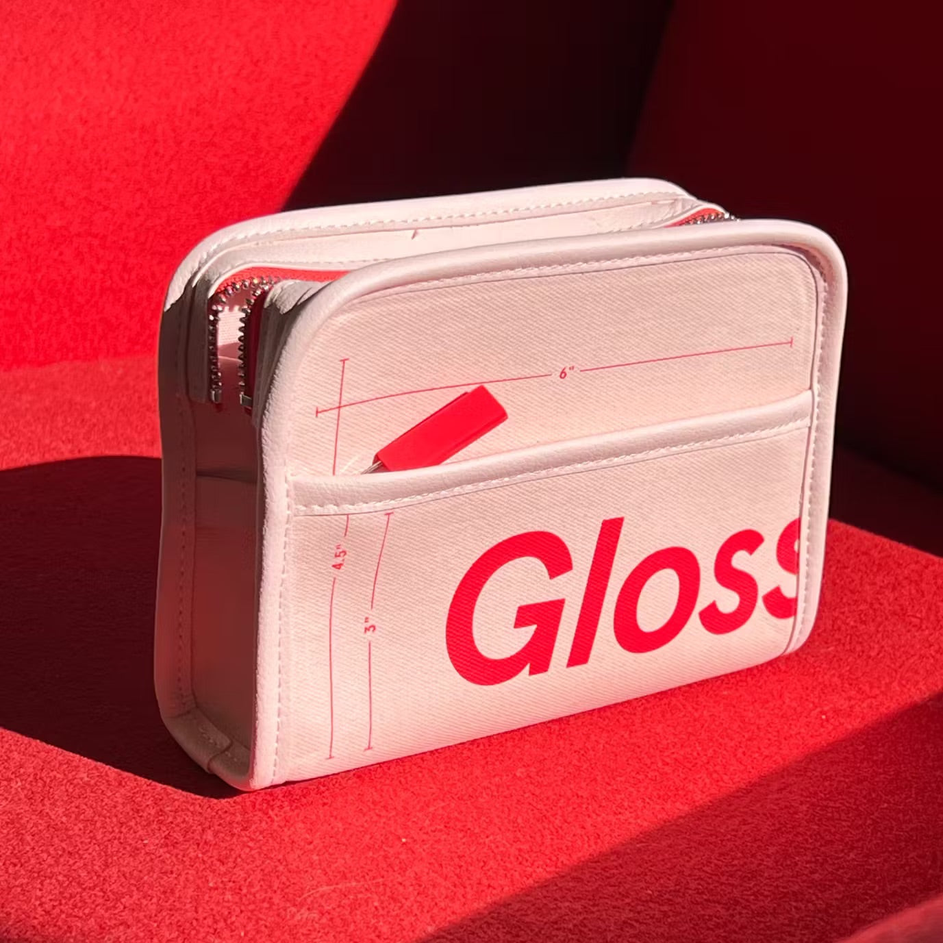 Glossier - mini beauty bag