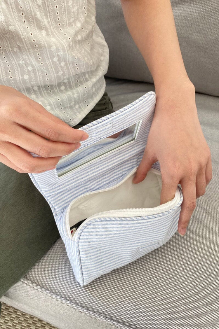 Brandy melville - Makeup bag with mirror